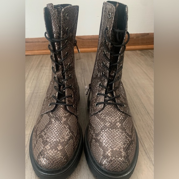 NWT Geox Respira Combat Boots. - Picture 4 of 15